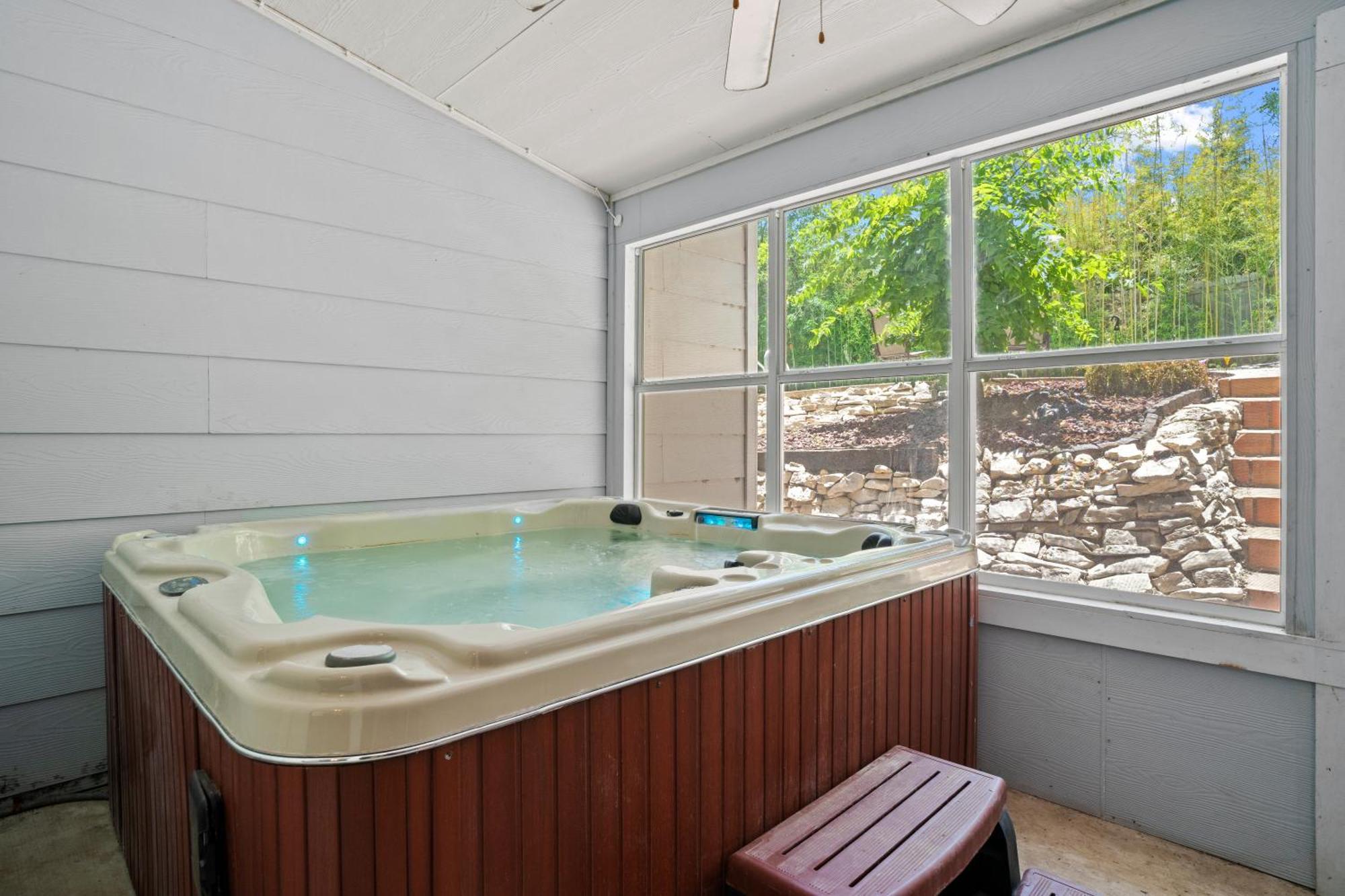 Villa Bamboo Oasis-Relaxing Hot Tub-Family Time San Antonio Exterior foto