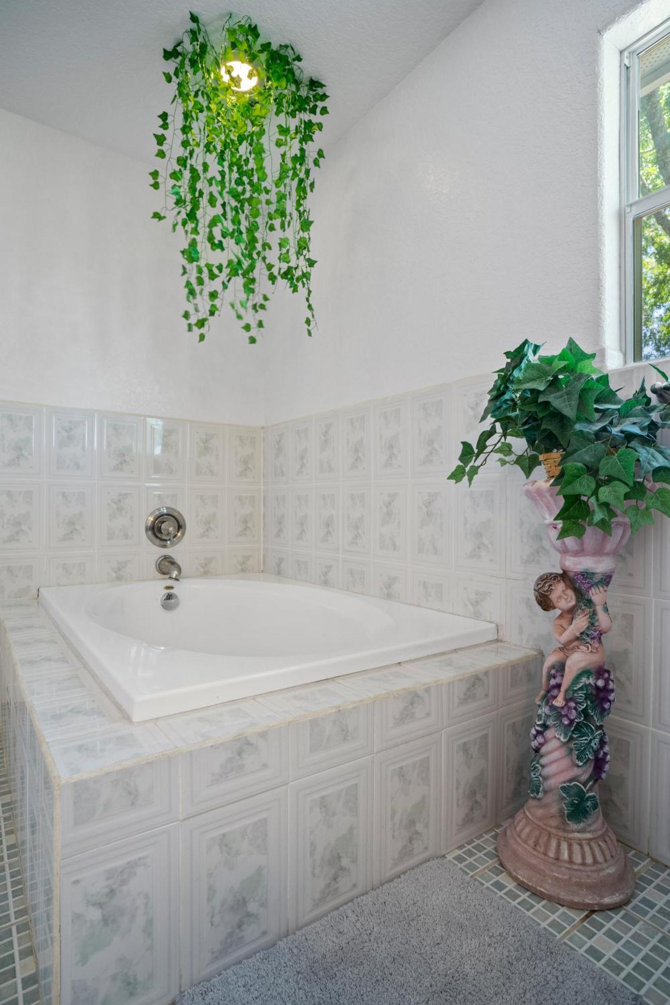 Villa Bamboo Oasis-Relaxing Hot Tub-Family Time San Antonio Exterior foto